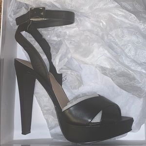 Steve Madden Andrea black leather heels